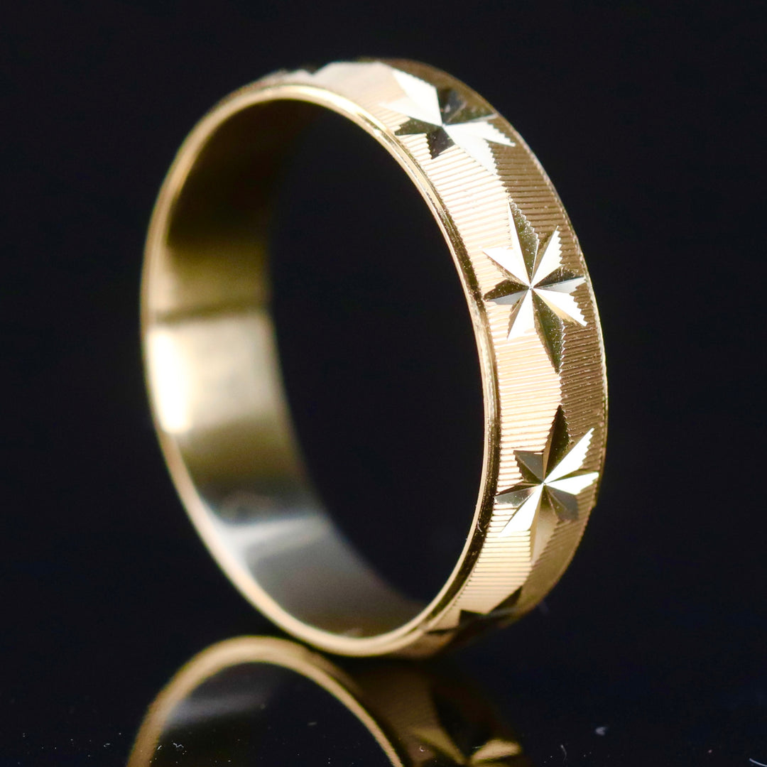 Vintage Art carved band in 14k yellow gold