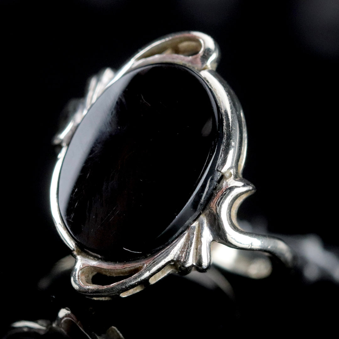 Vintage large Onyx ring in white gold