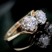 Load image into Gallery viewer, Vintage toi et moi ring in yellow gold