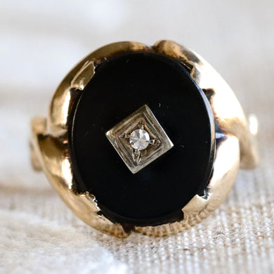 Oval onyx and diamond vintage ring in yellow gold from Manor Jewels