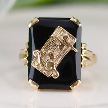 Load image into Gallery viewer, Vintage chunky onyx music note ring in yellow gold