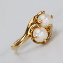 Load image into Gallery viewer, Vintage pearl bypass ring in yellow gold