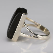 Load image into Gallery viewer, Sterling silver labradorite ring