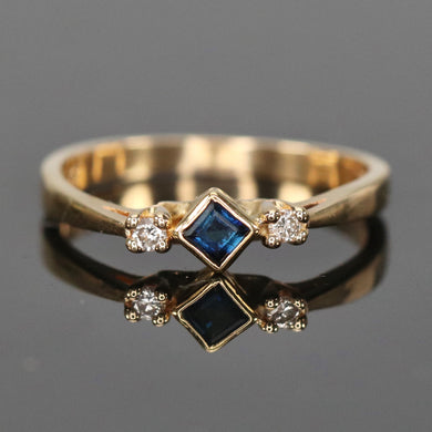 Vintage sapphire and diamond ring in 14k yellow gold