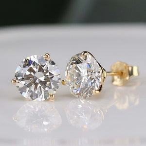Lab grown 4ctw F/VVS-VS Diamond studs in 18k yellow gold