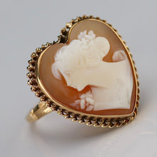Load image into Gallery viewer, Vintage Huge heart shaped cameo ring in yellow gold - onyx sale