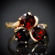 Load image into Gallery viewer, Vintage garnet ring in yellow gold