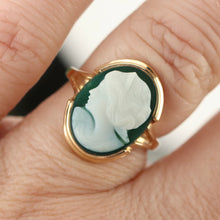 Load image into Gallery viewer, Vintage green and white hardstone cameo ring in yellow gold
