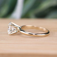 Load image into Gallery viewer, Certed Lab grown 2.08ct  Diamond ring in 14k yellow gold