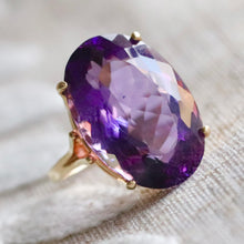 Load image into Gallery viewer, Estate large oval Amethyst ring in 14k yellow gold
