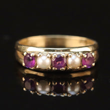 Load image into Gallery viewer, Vintage amethyst and pearl ring in yellow gold