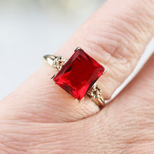 Load image into Gallery viewer, Vintage red paste ring in yellow gold