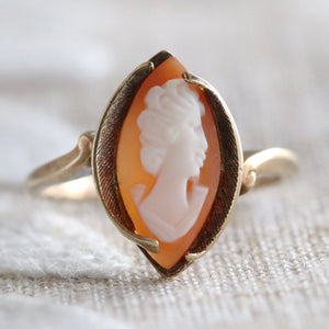 Vintage cameo ring in yellow gold - onyx sale