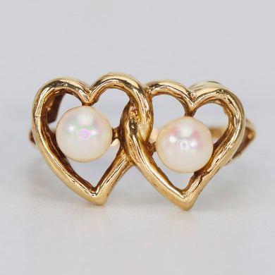 Vintage double heart pearl ring in yellow gold