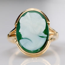 Load image into Gallery viewer, Vintage green and white hardstone cameo ring in yellow gold