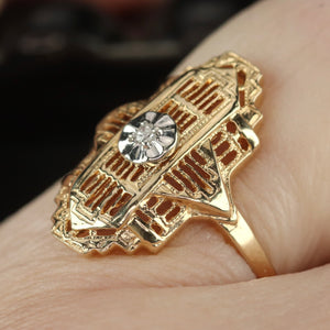 Vintage diamond ring in yellow gold from Manor Jewels.
