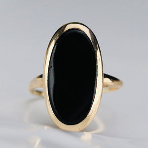 Oval black onyx vintage gold ring in yellow gold by Manor Jewels