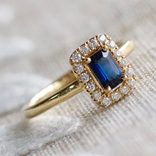 Load image into Gallery viewer, Sapphire and diamond halo ring in 14k yellow gold *onyx deal*