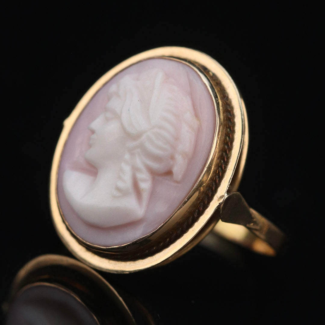 Vintage cameo ring in 14k yellow gold from Manor Jewels
