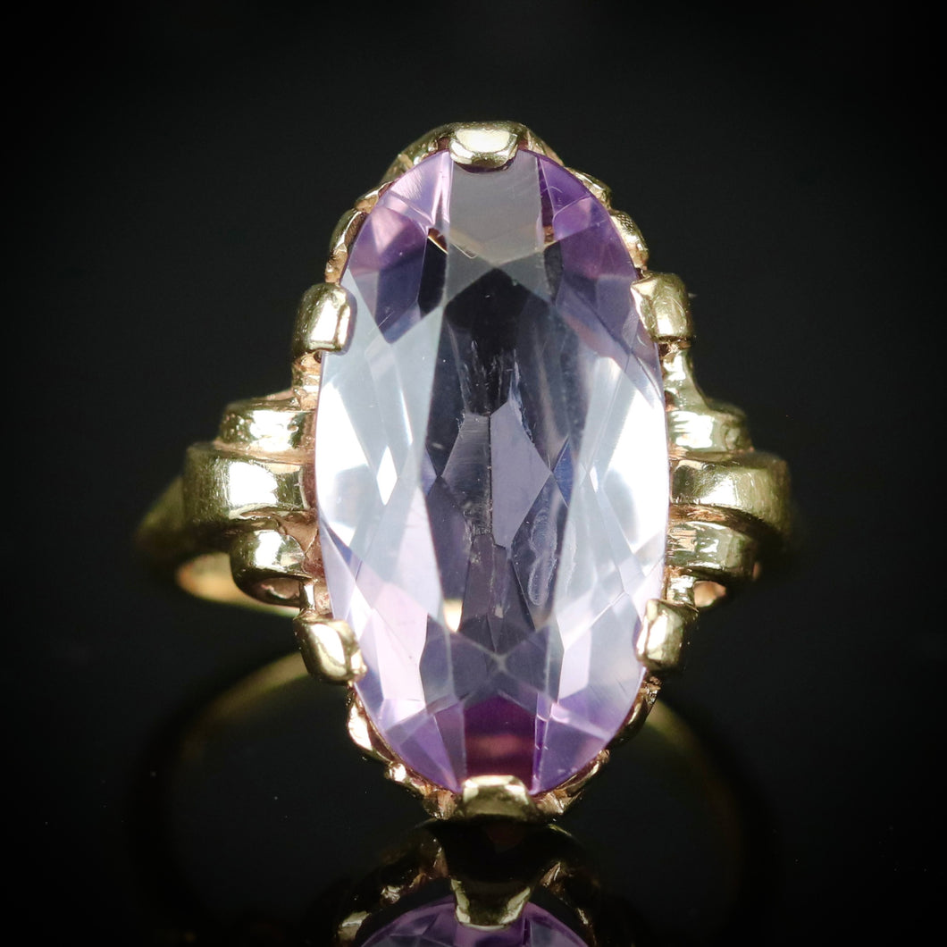 MEGA SALE!  Vintage oval Amethyst ring in yellow gold