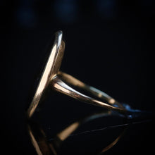 Load image into Gallery viewer, Vintage onyx ring in yellow gold from Manor Jewels