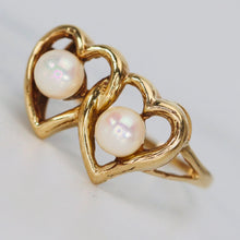 Load image into Gallery viewer, Vintage double heart pearl ring in yellow gold