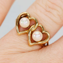 Load image into Gallery viewer, Vintage double heart pearl ring in yellow gold