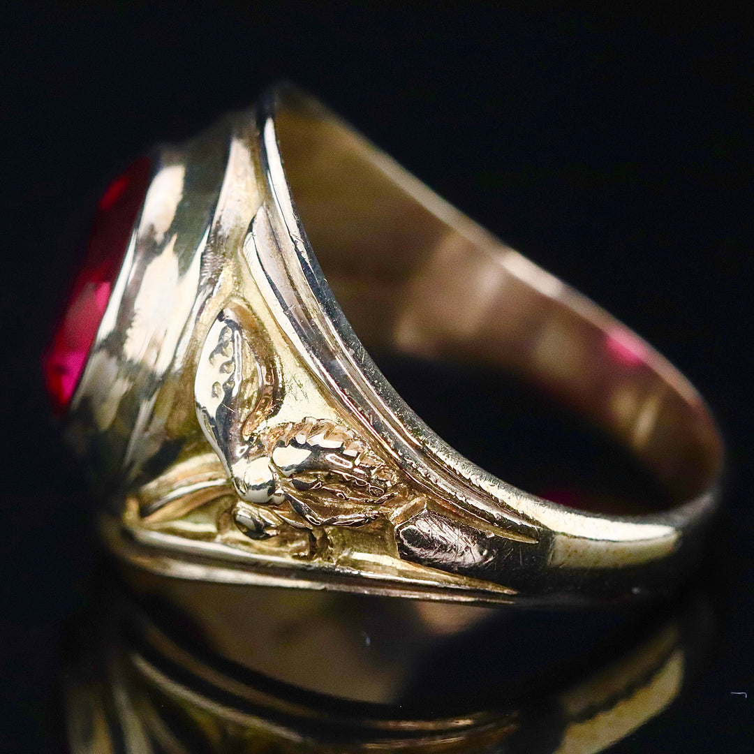 Vintage synthetic ruby ring in yellow gold from Manor Jewels