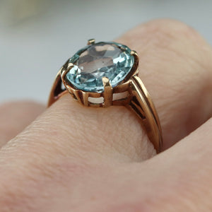 Vintage Aquamarine ring in yellow gold