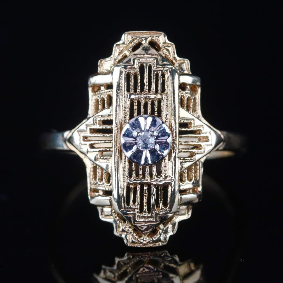 Vintage diamond ring in yellow gold from Manor Jewels.
