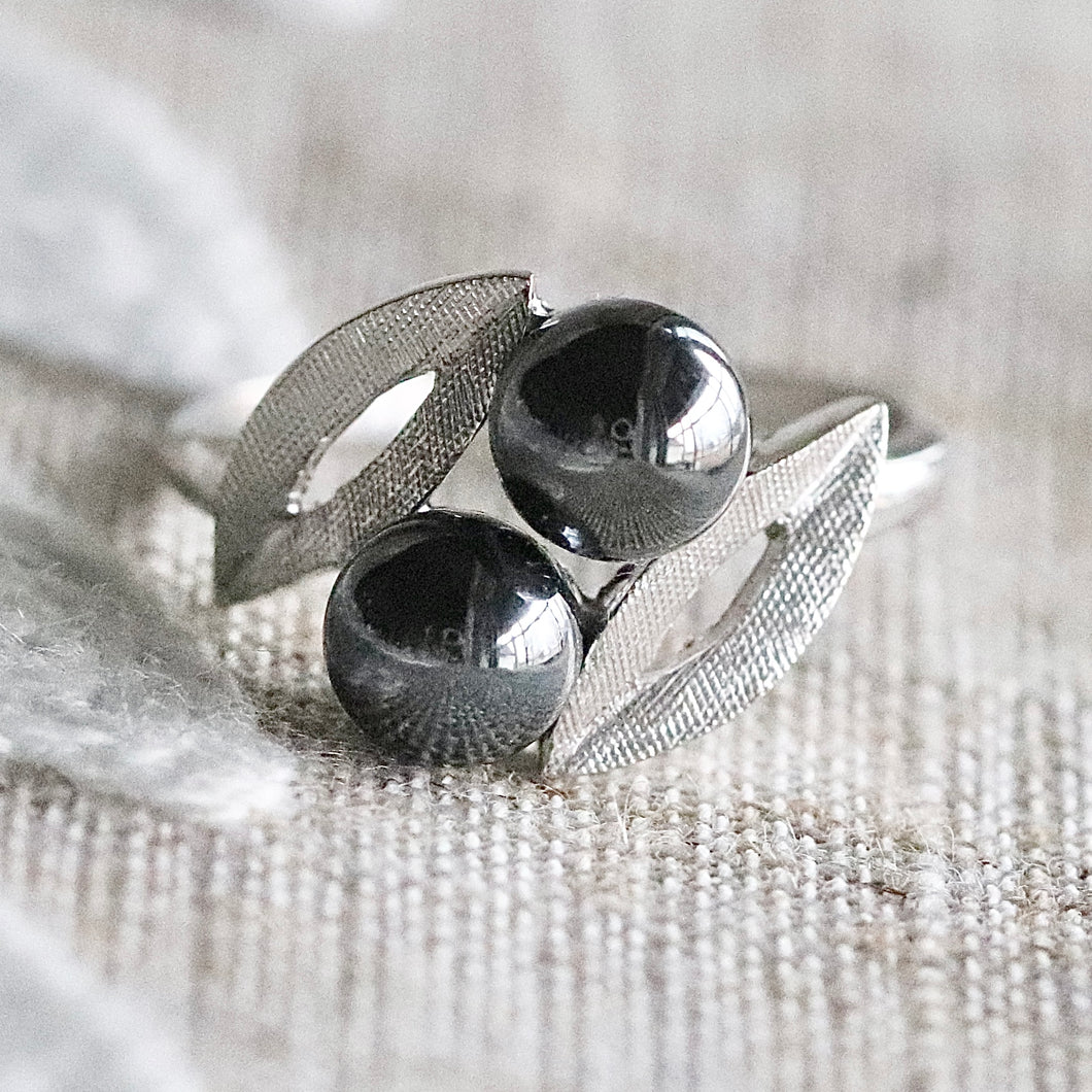 Vintage hematite ring in white gold - onyx sale