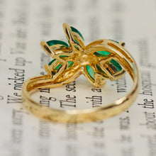 Load image into Gallery viewer, Vintage emerald twisted cluster ring in 14k yellow gold