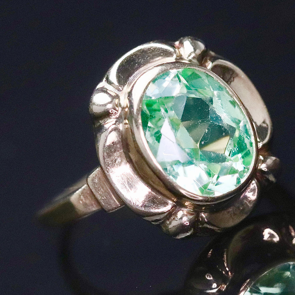 Vintage ring with synthetic green spinel in yellow gold