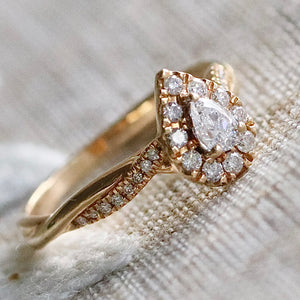 Pear shape diamond cluster ring in 14k yellow gold *onyx deal*