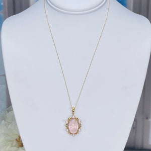 Rose quartz and pearl necklace in 18k yellow gold