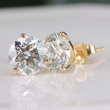 Load image into Gallery viewer, Lab grown 4ctw F/VVS-VS Diamond studs in 18k yellow gold
