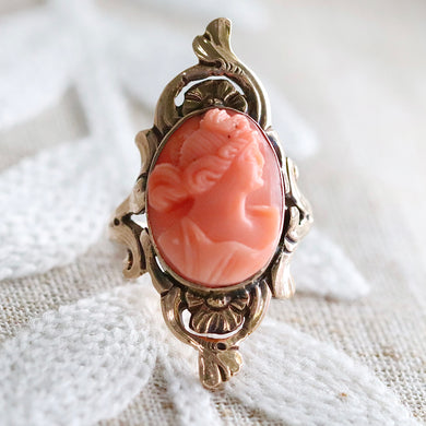 Vintage coral cameo ring in yellow gold - onyx sale