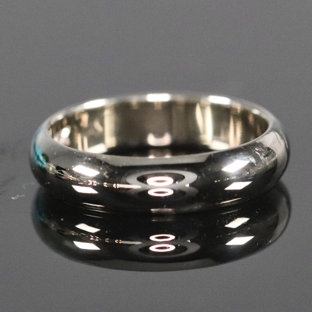 Vintage gold band in 14k white gold