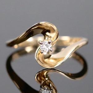Vintage diamond ring in 14k yellow gold from Manor Jewels