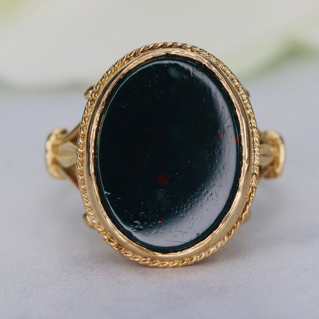 Bloodstone ring in yellow gold