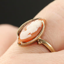 Load image into Gallery viewer, Vintage cameo ring in yellow gold - onyx sale
