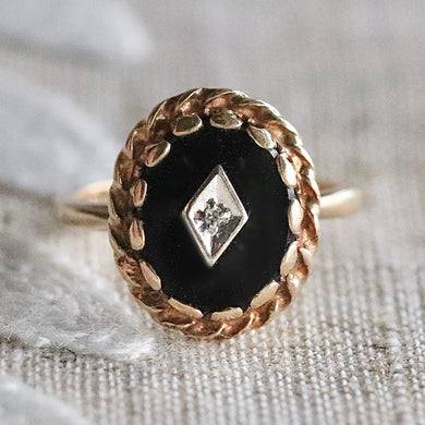 Oval onyx and diamond vintage ring in yellow gold from Manor Jewels