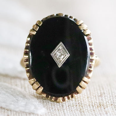 Oval onyx and diamond vintage ring in yellow gold from Manor Jewels