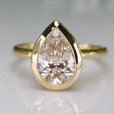 The Phillipa - 2.85ct Pear shaped lab grown diamond solitaire ring in 14k yellow gold