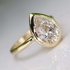 The Phillipa - 2.85ct Pear shaped lab grown diamond solitaire ring in 14k yellow gold