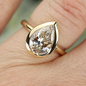 The Phillipa - 2.85ct Pear shaped lab grown diamond solitaire ring in 14k yellow gold