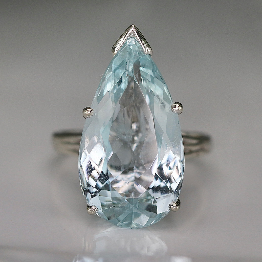 Spectacular vintage 11.60ct pear shape blue topaz ring in 14k white gold