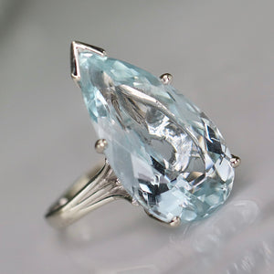 Spectacular vintage 11.60ct pear shape blue topaz ring in 14k white gold