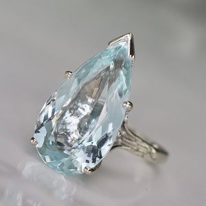Spectacular vintage 11.60ct pear shape blue topaz ring in 14k white gold