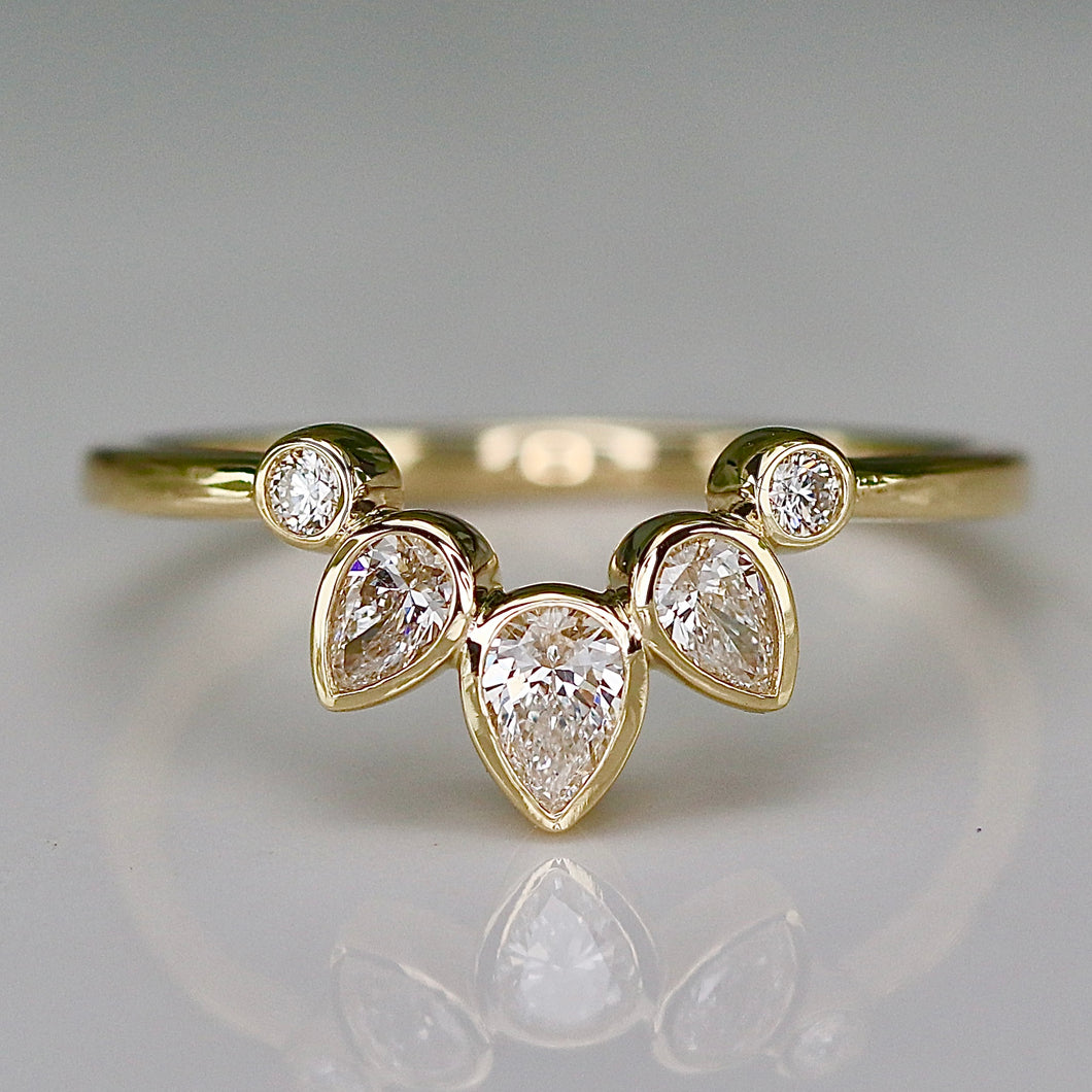 Pear shaped lab grown diamond chevron in 14k yellow gold